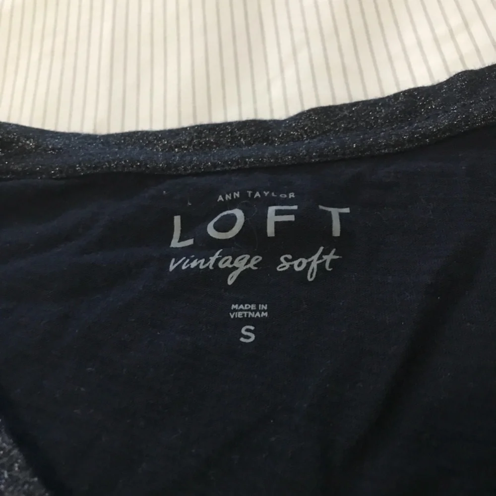 Loft 3/4 sleeve sparkly long sleeve Navy Size S - Picture 2 of 3